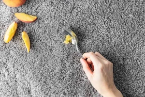 روش ‌های پاک کردن لکه میوه از روی فرش